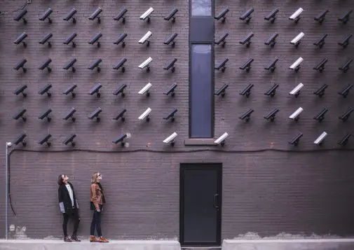 Los Hackers en la puerta de tu oficina